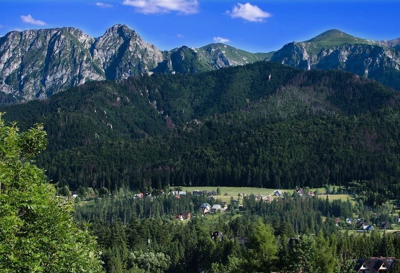 اتاق استاندارد با چشمانداز کوهستان, Willa Turnia