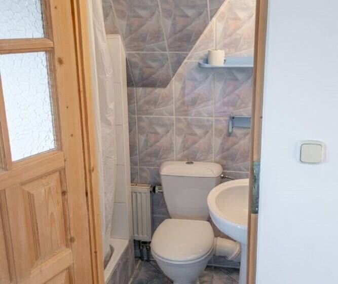 اتاق استاندارد با چشمانداز کوهستان, Willa Turnia