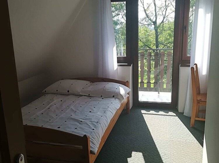 اتاق استاندارد با چشمانداز کوهستان, Willa Turnia