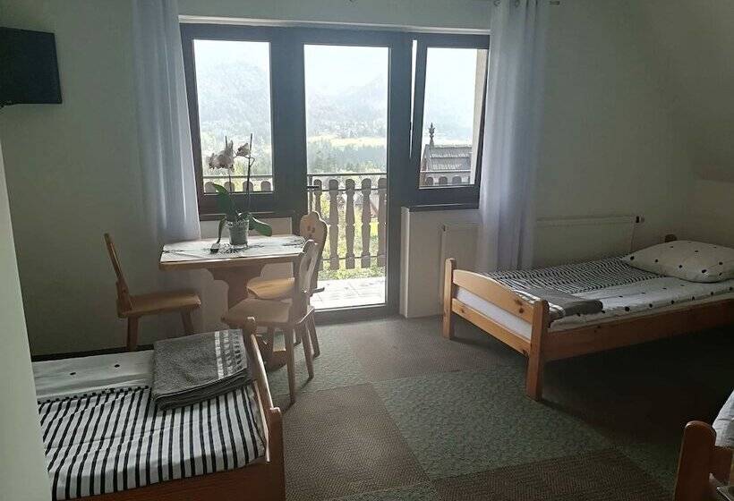 اتاق استاندارد با چشمانداز کوهستان, Willa Turnia