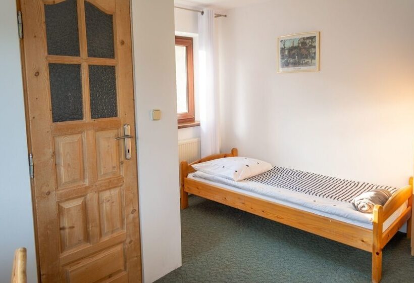 اتاق استاندارد با چشمانداز کوهستان, Willa Turnia