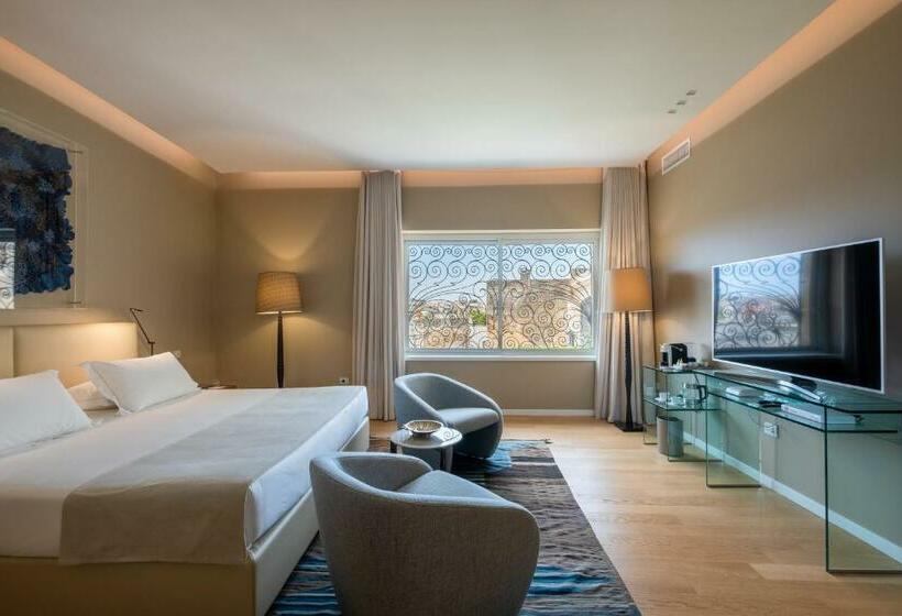 سوییت جونیور با چشم‌انداز شهر, La Fiermontina Palazzo Bozzi Corso