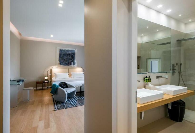 سوییت جونیور با چشم‌انداز شهر, La Fiermontina Palazzo Bozzi Corso