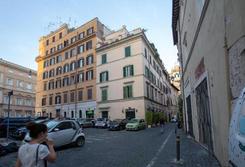 اتاق راحتی سه تخته, Maribea Rome Center