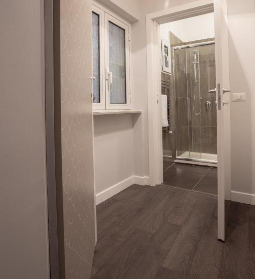 اتاق راحتی سه تخته, Maribea Rome Center