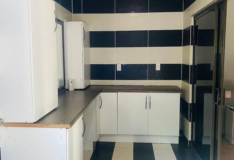 豪华房间, Airport Royal Guest House