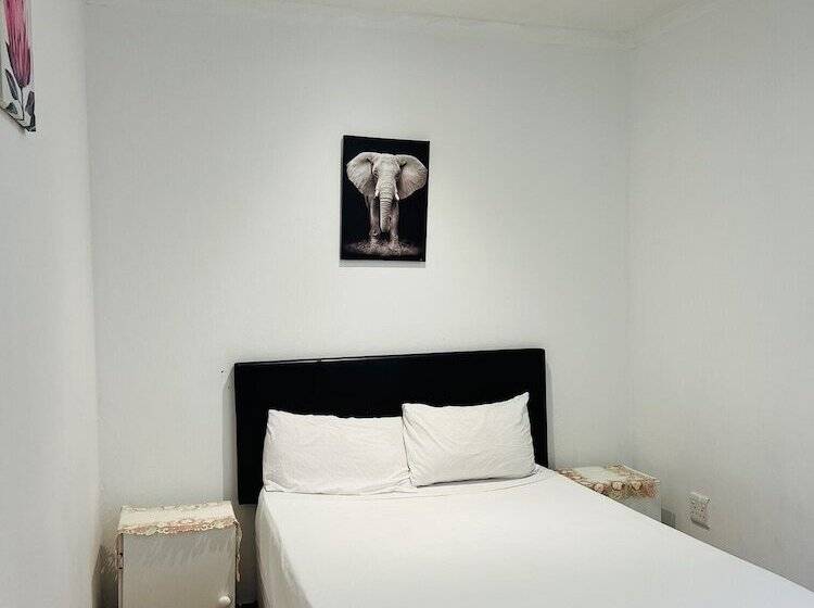 家庭间, Airport Royal Guest House