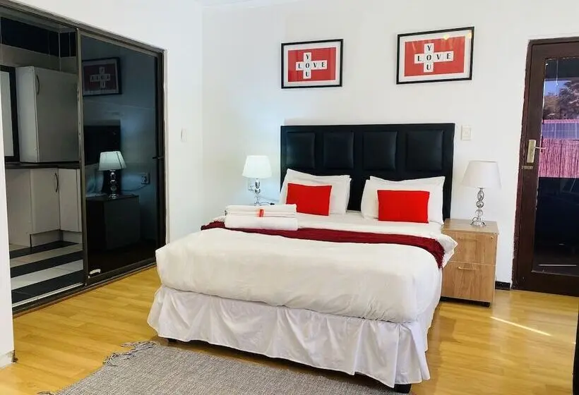 اتاق لوکس, Airport Royal Guest House
