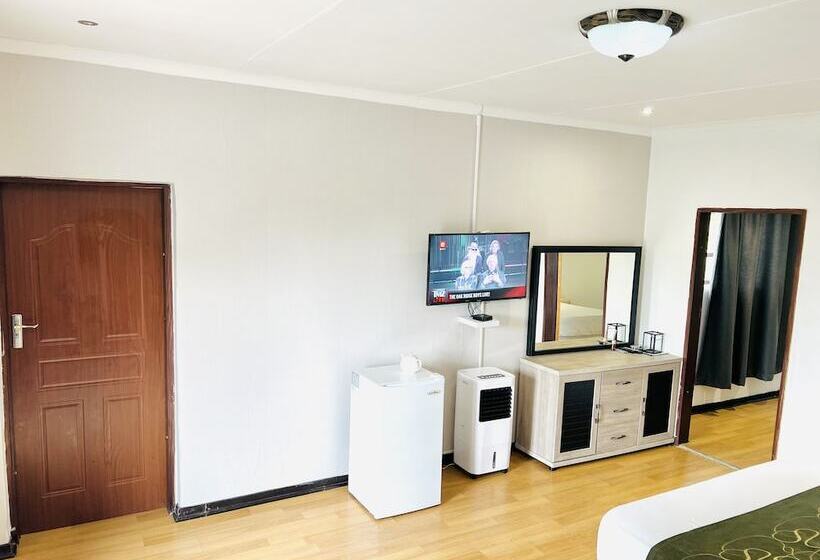 家庭间, Airport Royal Guest House