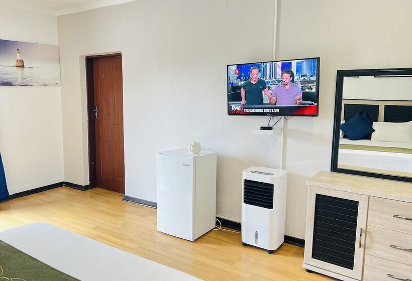 家庭间, Airport Royal Guest House