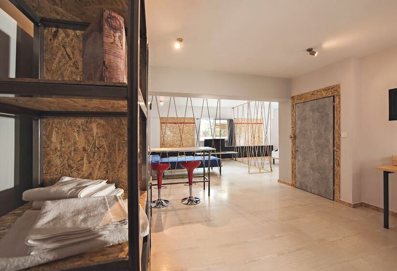 エクゼクティブスイート, Piraeus Premium Suites