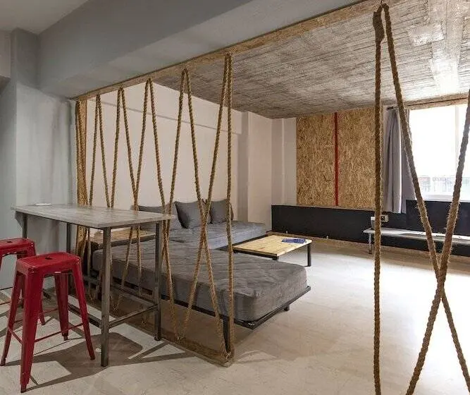 エクゼクティブスイート, Piraeus Premium Suites