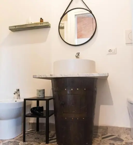 Basic-huone, Casale 1541
