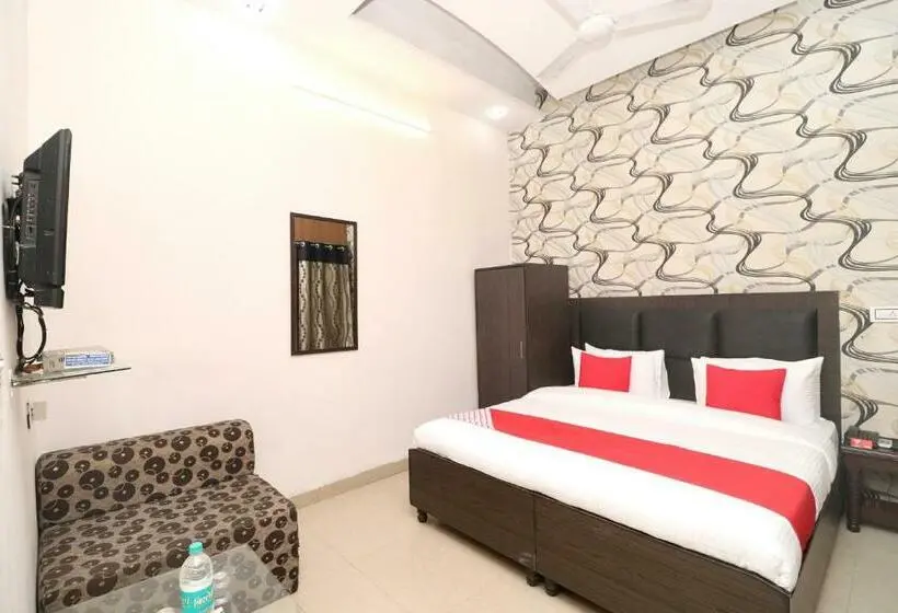 اتاق کلاسیک سه تخته, Kailash Regency By Oyo Rooms