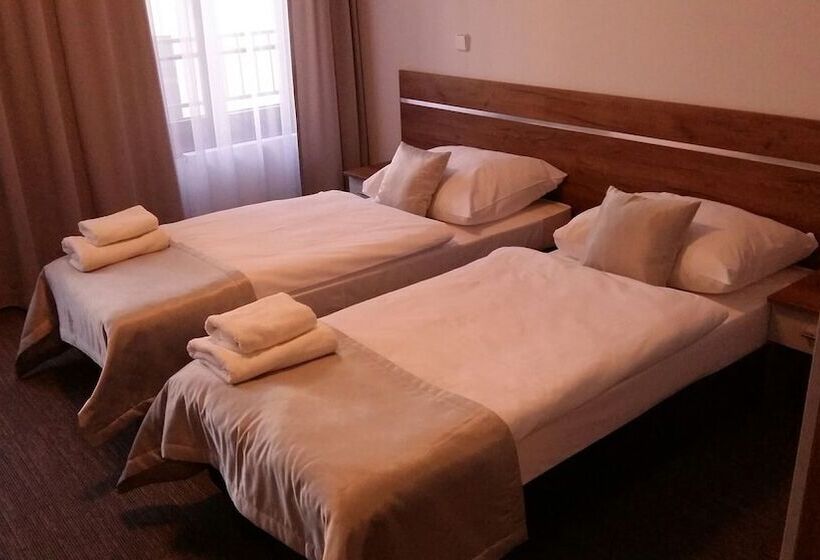 标准间, Kamienica Pod Aniołami