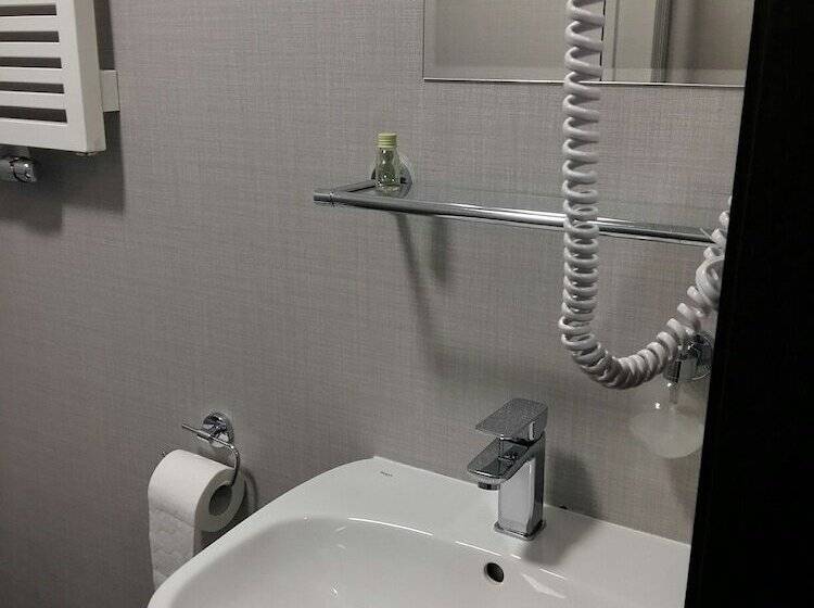 标准间, Kamienica Pod Aniołami