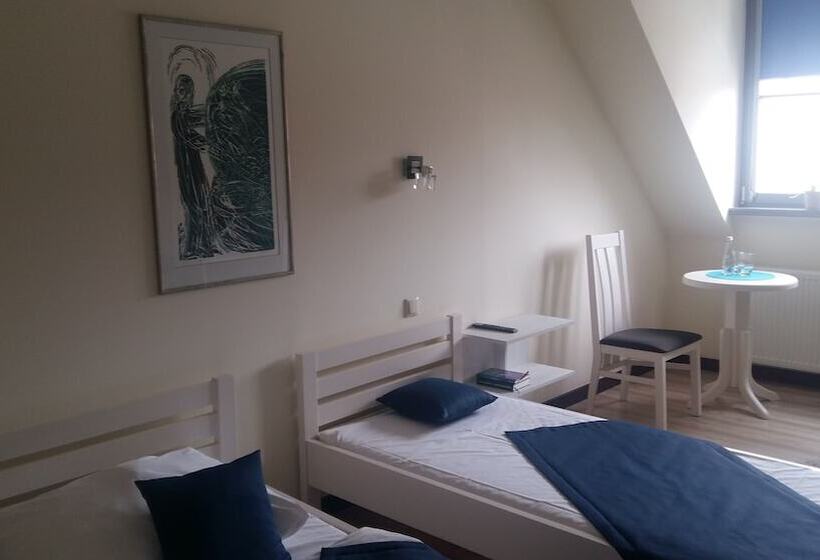 四人标准间, Kamienica Pod Aniołami