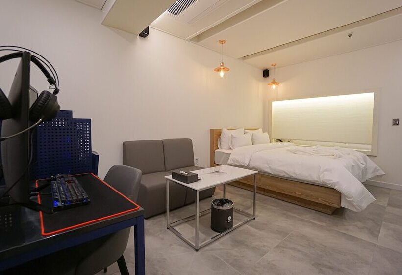 Quarto deluxe, Ekklim Classic