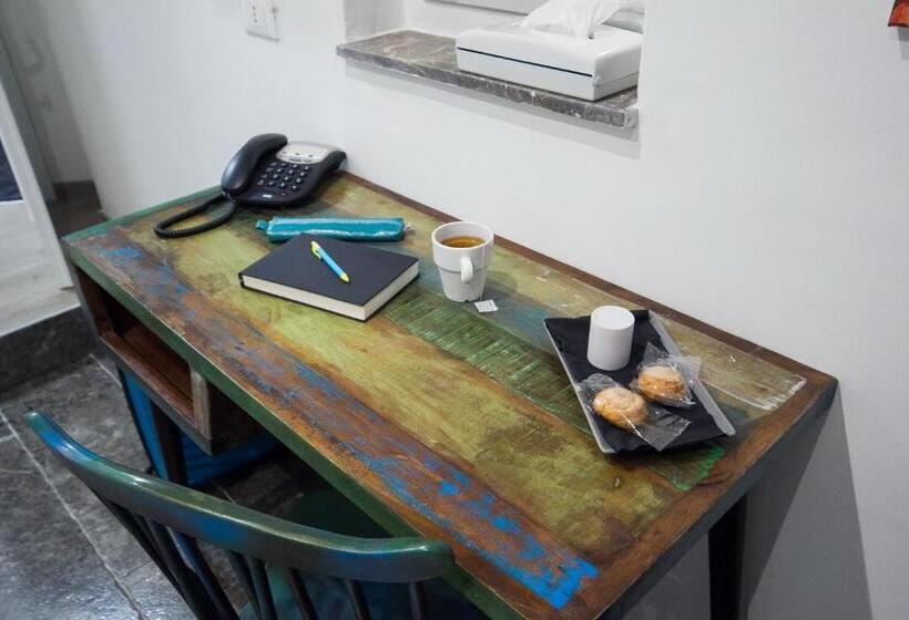 اتاق لوکس یک تخته, Palermo Gallery