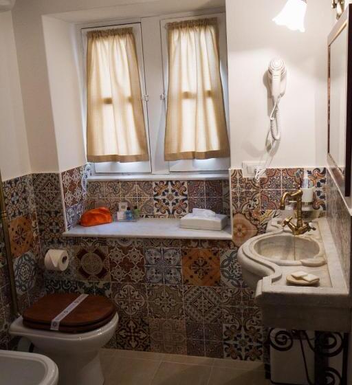 标准间, Palermo Gallery