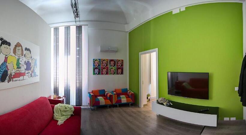 四人高级间, Palermo Gallery