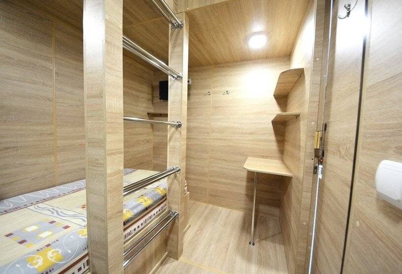 经济型三人房间, Capsule Hotel Aloha