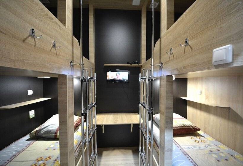 经济四人房间, Capsule Hotel Aloha