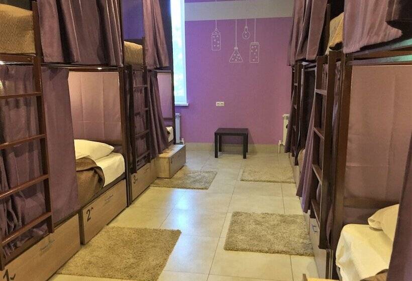 سرير فى غرفة مشتركه, Hostel Svet