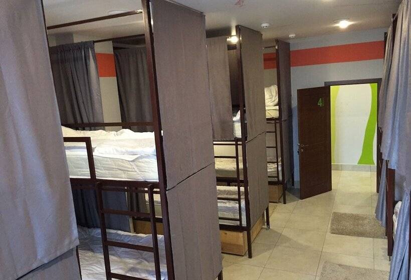 سرير فى غرفة مشتركه, Hostel Svet