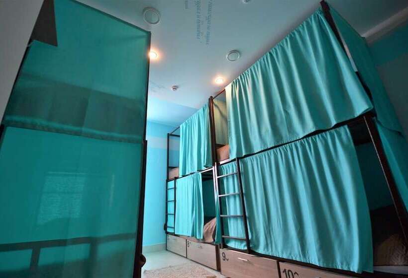 سرير فى غرفة مشتركه, Hostel Svet