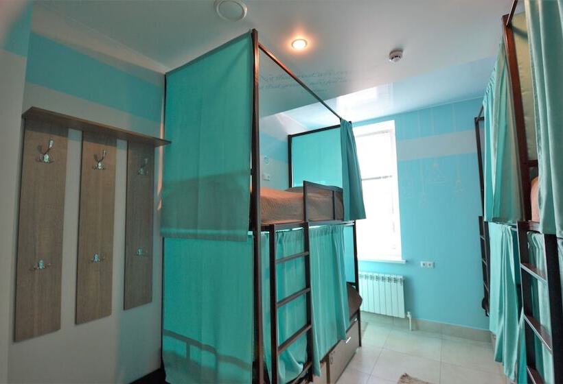 سرير فى غرفة مشتركه, Hostel Svet