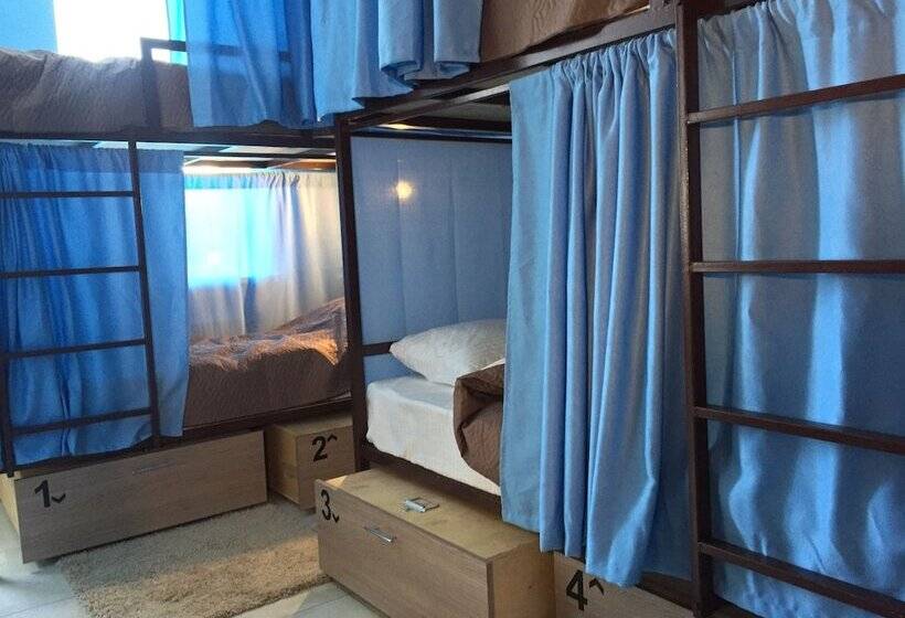 سرير فى غرفة مشتركه, Hostel Svet