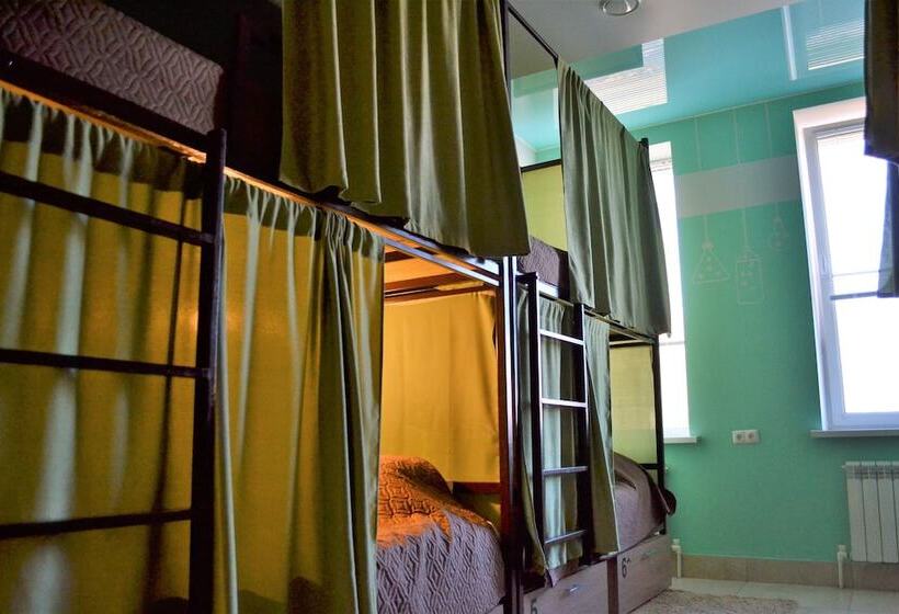 سرير فى غرفة مشتركه, Hostel Svet