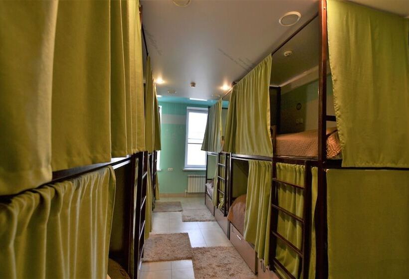 سرير فى غرفة مشتركه, Hostel Svet