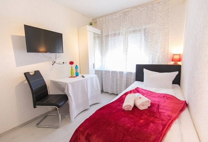 标准单人间, Berlin