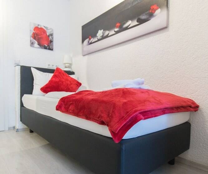 标准单人间, Berlin