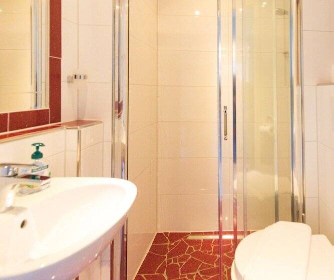 标准单人间, Berlin