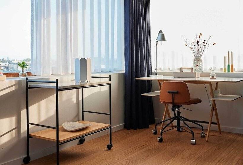 דירת פנטהאוז 2 חדרי שינה, Charlottehaven