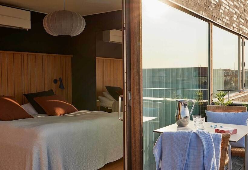 דירת פנטהאוז 2 חדרי שינה, Charlottehaven