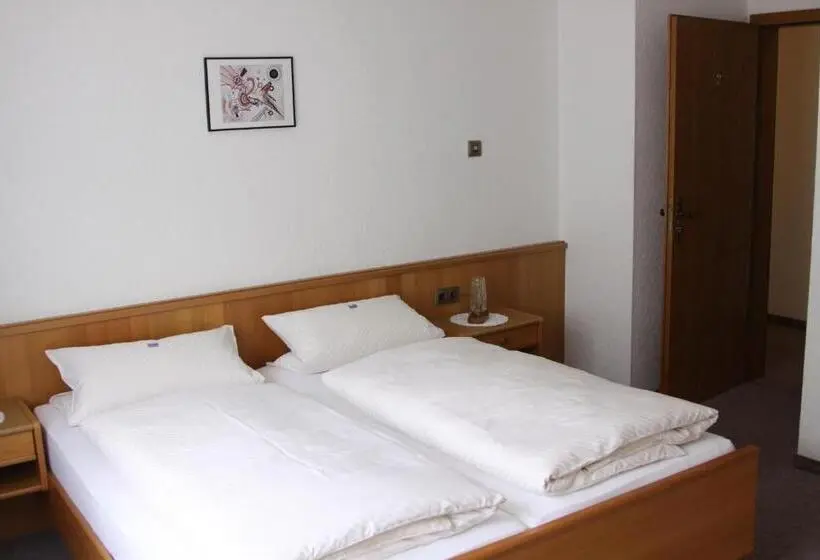 スタンダードルーム, Gasthof Pension Hunaustuben