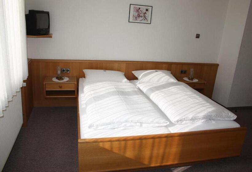 Номер Стандарт, Gasthof Pension Hunaustuben