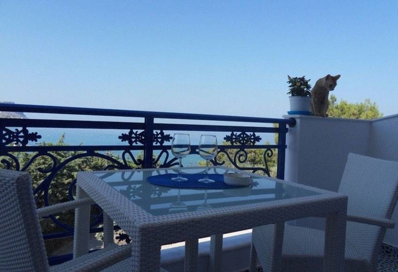 إستوديو قياسى مطل على البحر, Bouganville Studios