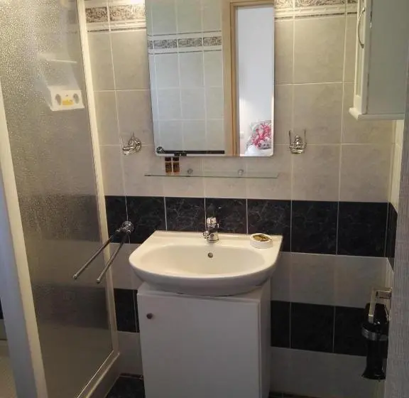 Deluxe-huone Sivuttainen Merinäkymä, Bouganville Studios