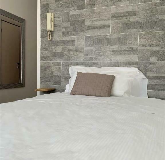 اتاق اکونومی, Albergo Moderno