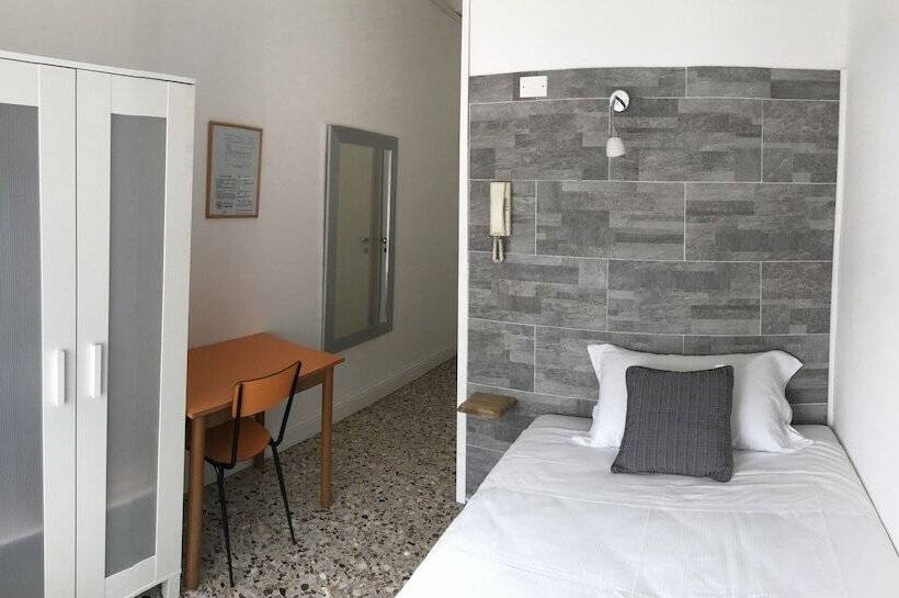 اتاق اکونومی, Albergo Moderno