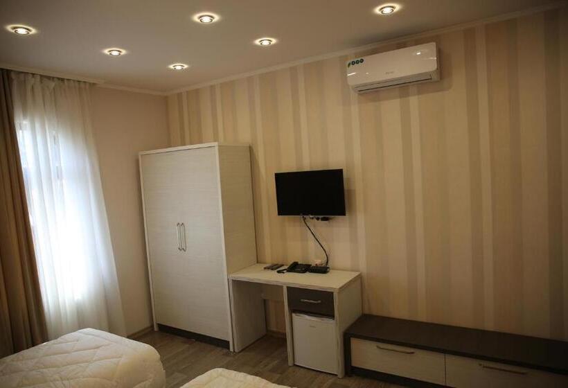 Standard Trippelrum, Mariana