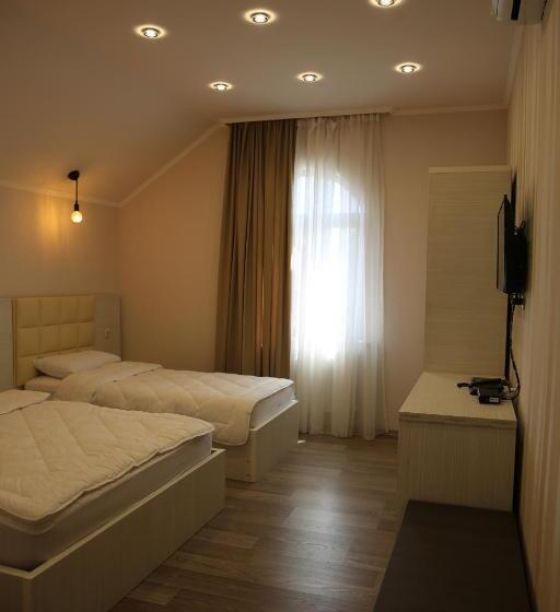 Standard Trippelrum, Mariana