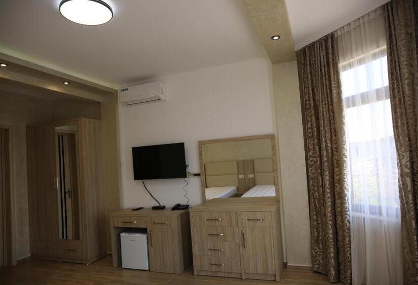 Deluxe Trippelrum, Mariana