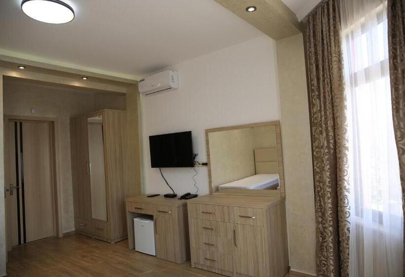 Deluxe Trippelrum, Mariana