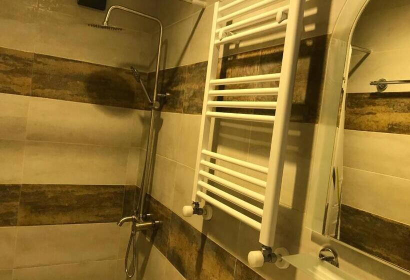 Deluxe Trippelrum, Mariana